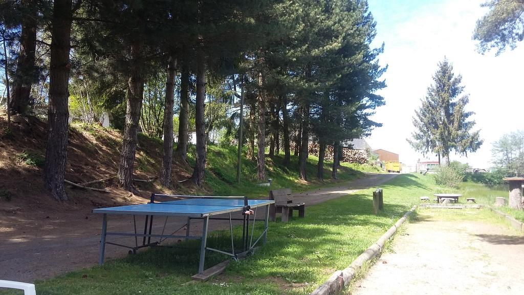 Hotel Camping De Flechat Orcival Exterior foto